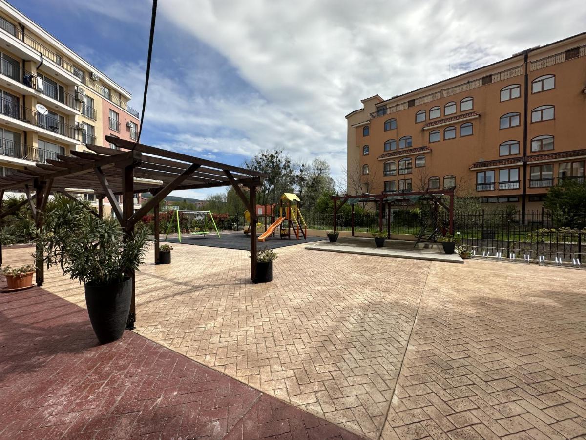 Cozy Apartment 阳光海滩 外观 照片